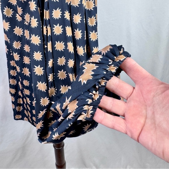 Boden silky blouse navy tan v-neck buttons balloon sleeves elastic cuff 12 - Picture 7 of 11